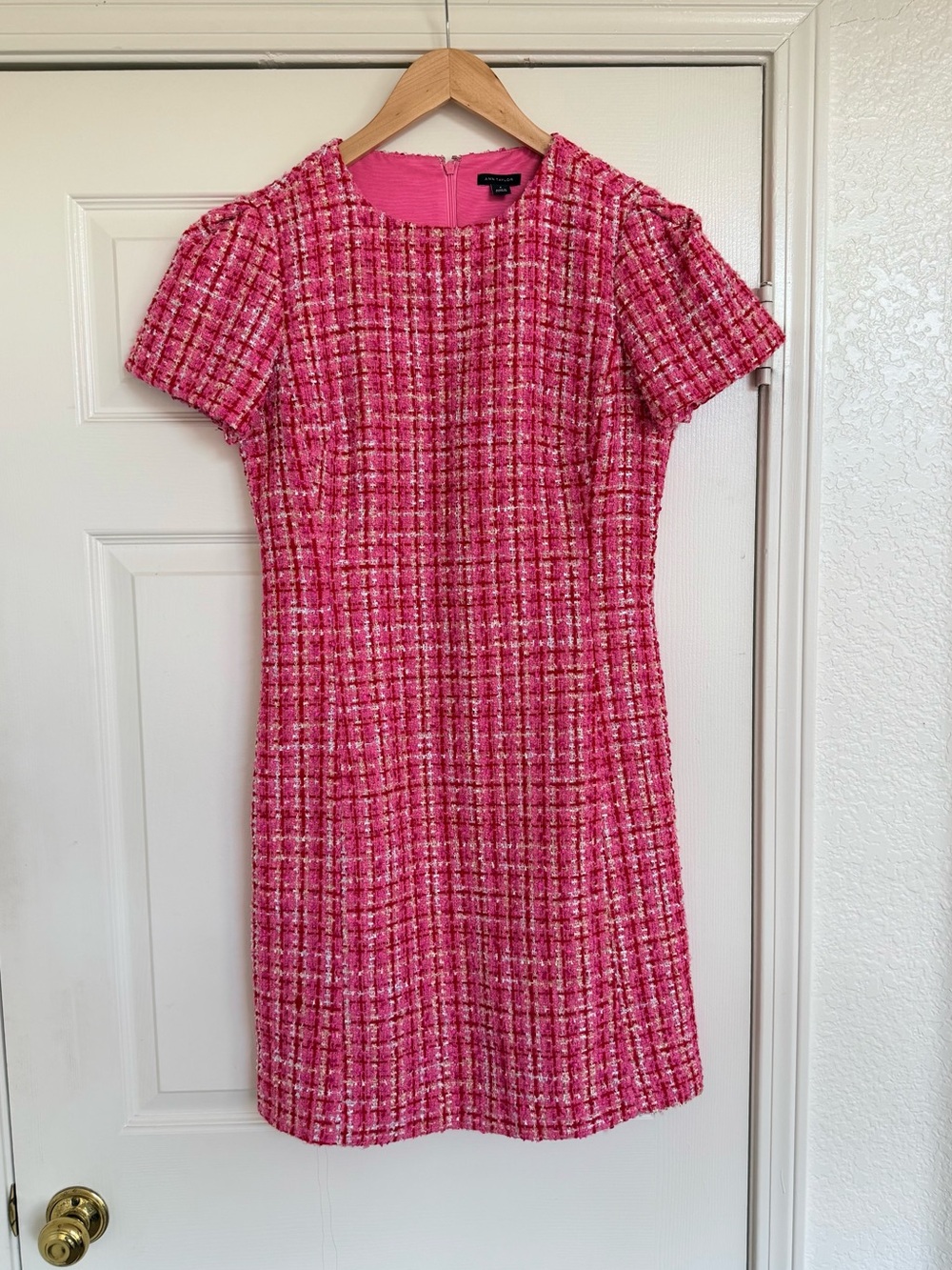 Ann Taylor Pink Tweed Short Sleeve Sheath Dress Size 4